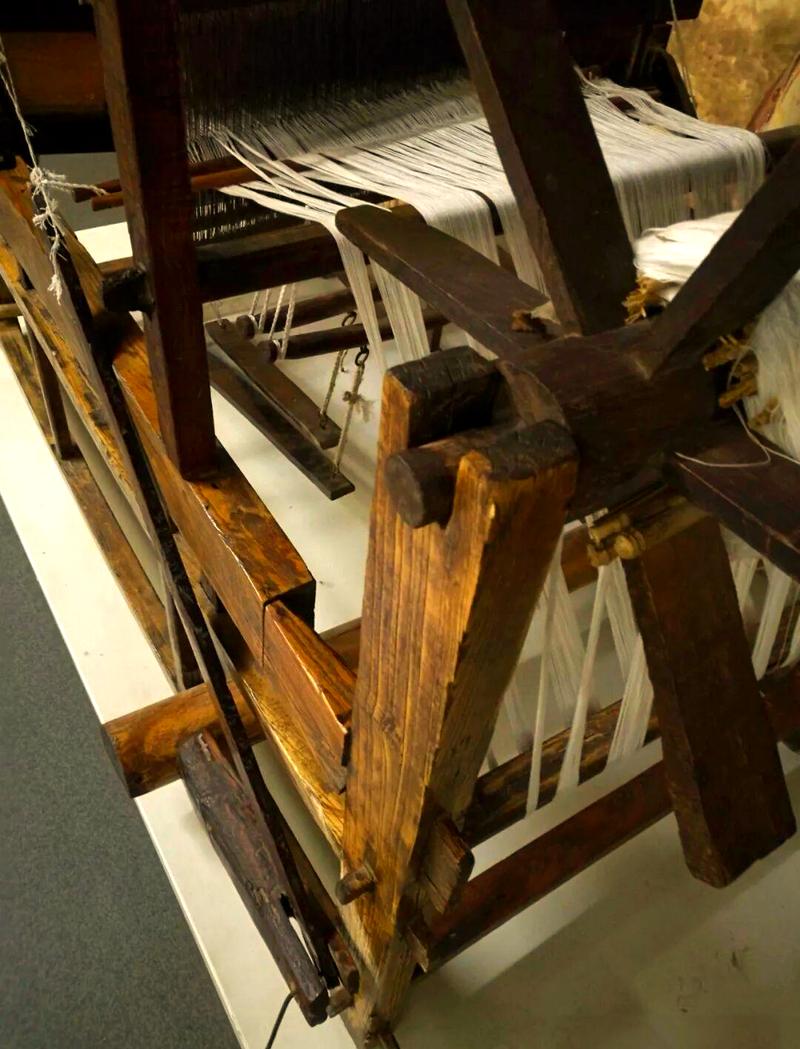 织布机上的布怎么取下来 织布机上的布怎么取下来